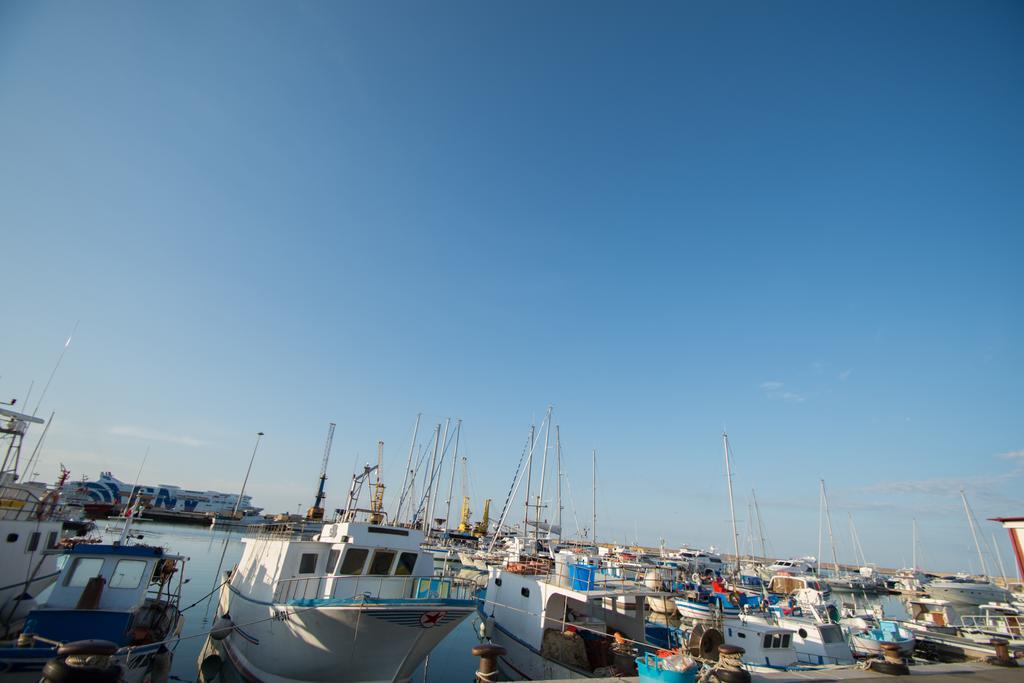 Dependance La Mouette Hotell Termini Imerese Exteriör bild